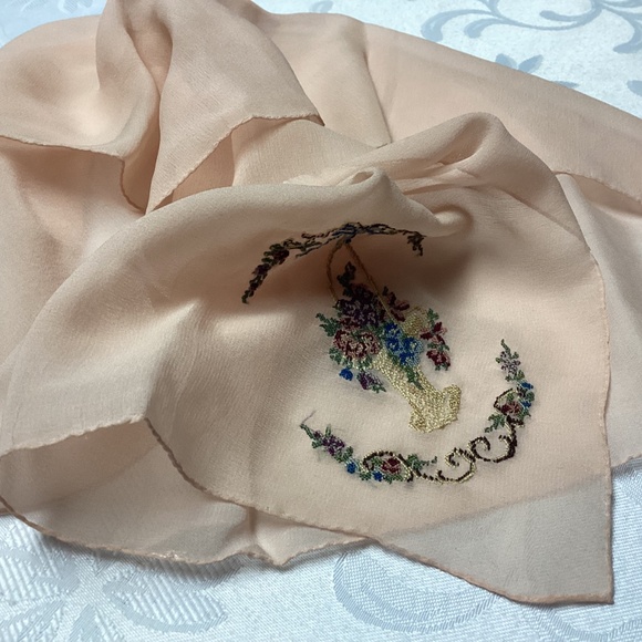 SILK SCARF. APRICOT COLOR EMBROIDERED. VINTAGE - Picture 4 of 6